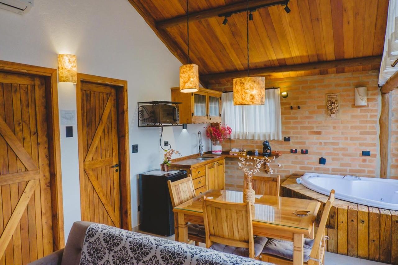 Pousada Ho'Oponopono Chalets & Wine Sapucaí-Mirim Exteriör bild