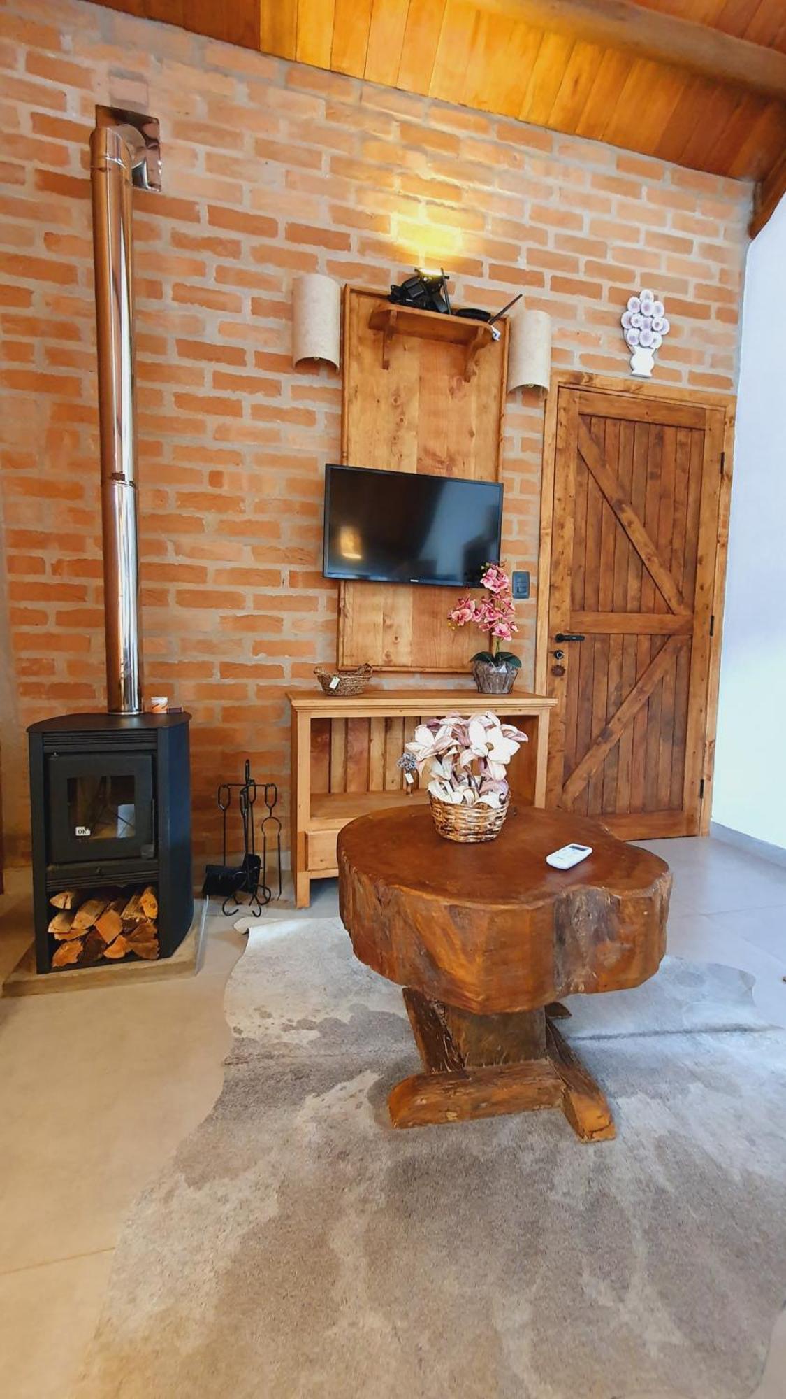 Pousada Ho'Oponopono Chalets & Wine Sapucaí-Mirim Exteriör bild