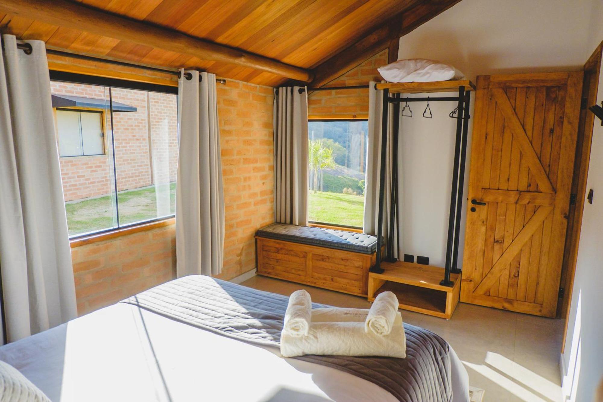 Pousada Ho'Oponopono Chalets & Wine Sapucaí-Mirim Exteriör bild